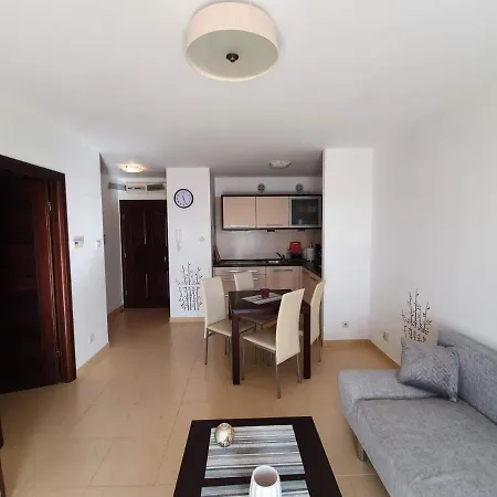 Lido Aparthotel 3*