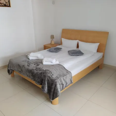 Lido Aparthotel 3*